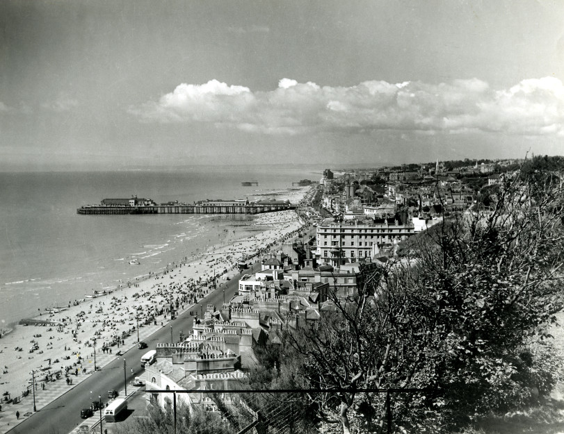 1950 photograph of Pier and Beach looking west from the castle