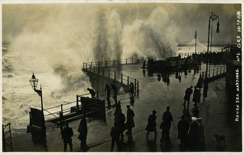 1908 storm on Hastings seafront