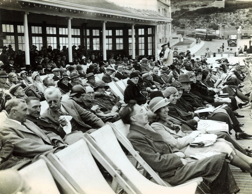 1930s photograph of bandstand audience with ticket collector | Image reproduced with permission of Hastings Museum and Art Gallery